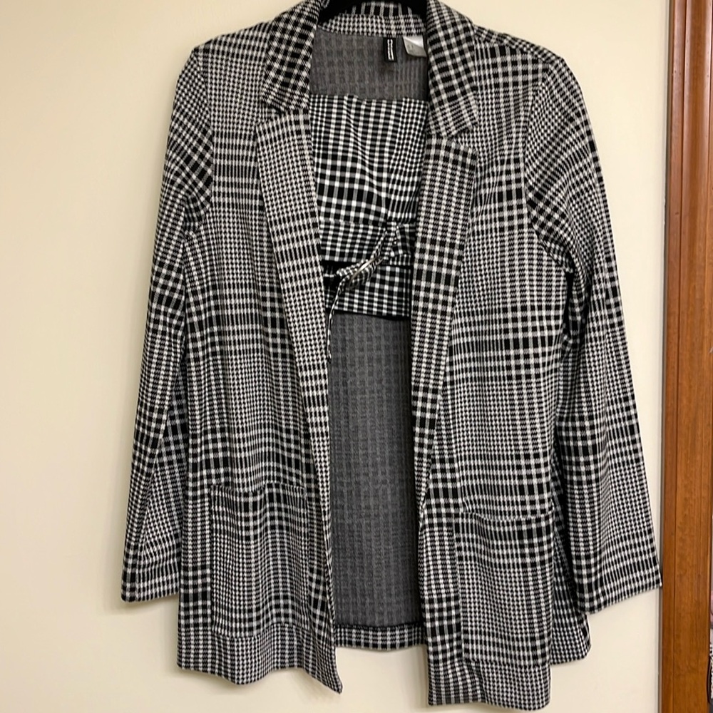 H&M Divided Women’s 2 Piece Blazer and Skirt Set